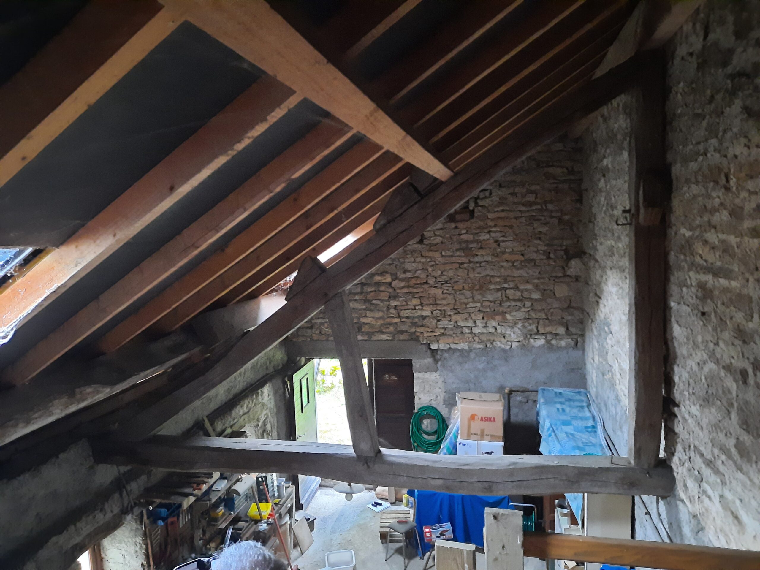 Réhabilitation de l’ancienne écurie à Lombard